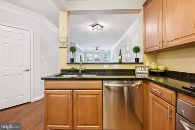 2101 N Monroe Street N #107, Arlington, VA 22207 - Photo 7