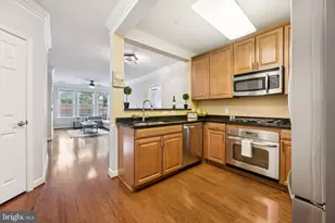 2101 N Monroe Street N, Arlington, VA 22207 - Photo 1
