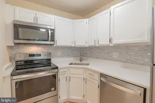 1909 N Rhodes St, Arlington, VA 22201 - Photo 1