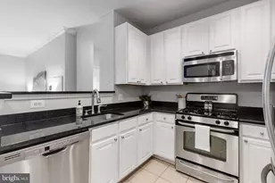 2465 Army Navy Dr, Arlington, VA 22206 - Photo 9