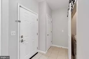 2465 Army Navy Dr, Arlington, VA 22206 - Photo 3