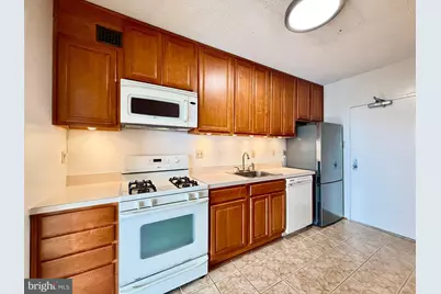 4141 N Henderson Road #1007, Arlington, VA 22203 - Photo 11