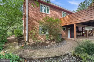 2427 N Sycamore St, Arlington, VA 22207 - Photo 1