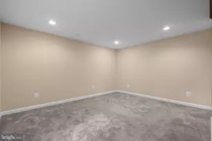 2427 N Sycamore St, Arlington, VA 22207 - Photo 13