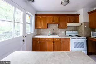 2419 N Dickerson Street N, Arlington, VA 22207 - Photo 11