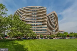 1300 Crystal Dr, Arlington, VA 22202 - Photo 29