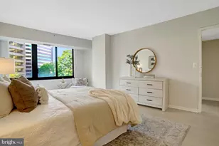 1300 Crystal Dr, Arlington, VA 22202 - Photo 13