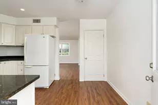 2731 S Walter Reed Dr, Arlington, VA 22206 - Photo 11