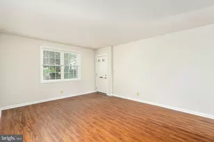 2731 S Walter Reed Dr, Arlington, VA 22206 - Photo 3