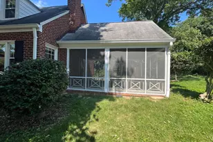 985 N Powhatan St, Arlington, VA 22205 - Photo 3