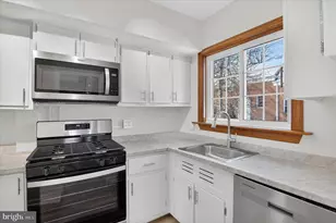 3129 Martha Custis Dr, Alexandria, VA 22302 - Photo 3