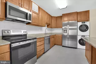 309 Yoakum Pkwy, Alexandria, VA 22304 - Photo 3