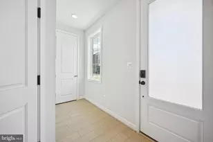 326 Swann Ave, Alexandria, VA 22301 - Photo 7