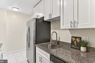 501 Slaters Ln, Alexandria, VA 22314 - Photo 15