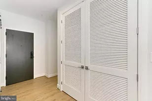 635 Slaters Ln, Alexandria, VA 22314 - Photo 5