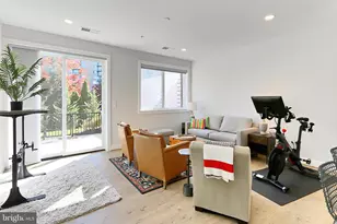 635 Slaters Ln, Alexandria, VA 22314 - Photo 19