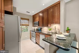 1403 E Abingdon Dr, Alexandria, VA 22314 - Photo 3