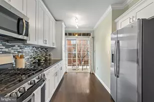 1613 Potomac Greens Dr, Alexandria, VA 22314 - Photo 15