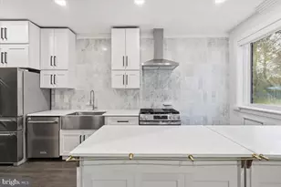 625 Slaters Ln, Alexandria, VA 22314 - Photo 1