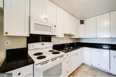 205 Yoakum Parkway #810, Alexandria, VA 22304 - Photo 17