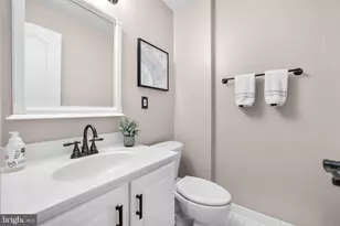 5236 Brawner Pl, Alexandria, VA 22304 - Photo 9