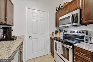 4550 Strutfield Ln, Alexandria, VA 22311 - Photo 7