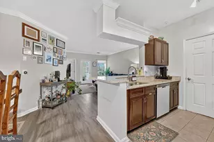 4550 Strutfield Ln, Alexandria, VA 22311 - Photo 3