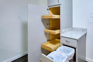 205 Yoakum Pkwy, Alexandria, VA 22304 - Photo 7