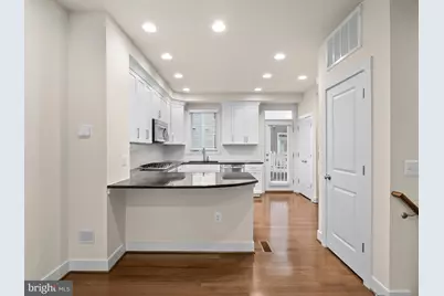 918 Pete Jones Way, Alexandria, VA 22314 - Photo 11