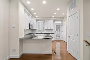 918 Pete Jones Way, Alexandria, VA 22314 - Photo 11