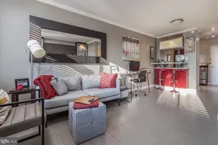 801 N Pitt St, Alexandria, VA 22314 - Photo 3