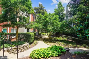 3306 Wyndham Cir, Alexandria, VA 22302 - Photo 15