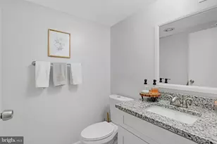 5300 Holmes Run Pkwy, Alexandria, VA 22304 - Photo 17