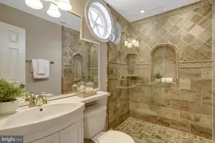 306 N Alfred St, Alexandria, VA 22314 - Photo 37