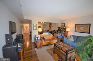 610 N West St, Alexandria, VA 22314 - Photo 1