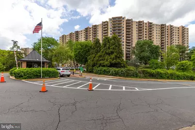 203 Yoakum Parkway #1520, Alexandria, VA 22304 - Photo 3