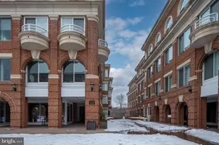 625 Slaters Ln, Alexandria, VA 22314 - Photo 9