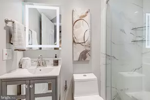 17 Alexander St, Alexandria, VA 22314 - Photo 49