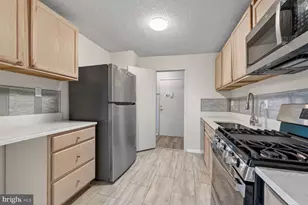 2500 N Van Dorn St, Alexandria, VA 22302 - Photo 1