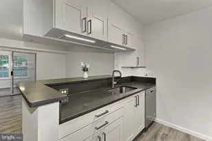 3311 Wyndham Cir, Alexandria, VA 22302 - Photo 17