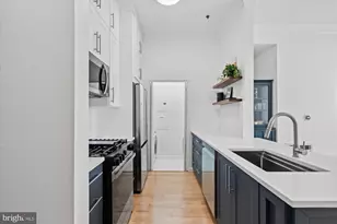 309 Holland Ln, Alexandria, VA 22314 - Photo 7