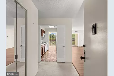 5300 Holmes Run Parkway #402, Alexandria, VA 22304 - Photo 5