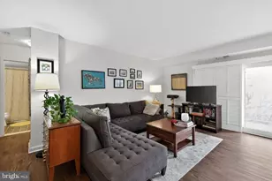 5250 Valley Forge Dr, Alexandria, VA 22304 - Photo 5