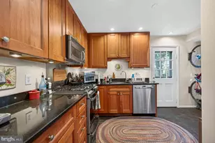 921 Oronoco St, Alexandria, VA 22314 - Photo 13