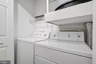 3309 Wyndham Cir, Alexandria, VA 22302 - Photo 17