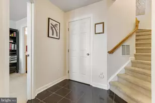 5826 Pearson Ln, Alexandria, VA 22304 - Photo 3