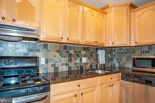 31 Canterbury Square, Alexandria, VA 22304 - Photo 9