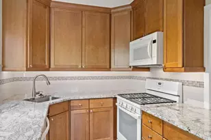 3282 Martha Custis Dr, Alexandria, VA 22302 - Photo 5