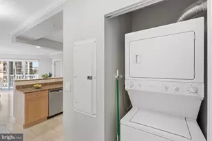 3101 N Hampton Dr, Alexandria, VA 22302 - Photo 19