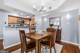 3307 Wyndham Cir, Alexandria, VA 22302 - Photo 9